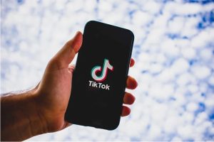 TikTok ќе отстрани некои клипови од feed-от на тинејџерите