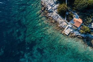 Остров на Јадранот со само три куќи за уникатен одмор