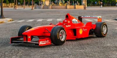 Победничкото Ферари Ф300 на Шумахер излегува на аукција