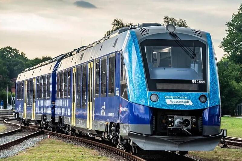 ВИДЕО: Првиот водороден воз почна да сообраќа во Германија