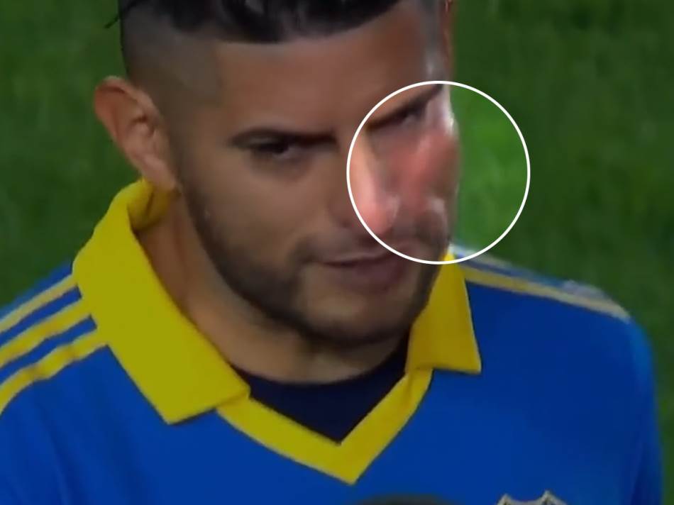 (Видео) Фудбалер претепа соиграч во соблекувална на полувреме
