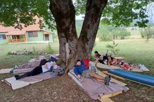 Почна натпреварот во лежење во Црна Гора, девет натпреварувачи во трка да го соборат рекордот од 117 часа