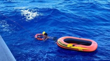 Хрватски капетан на брод спаси дете што два дена пловело во чамец на отворено море