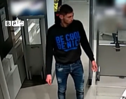 (Видео) Би-би-си објави снимка пред трагичниот лет на Емилијано Сала: Авионот личи дека се распаѓа, страв ми е