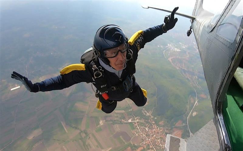 Ибрахим Калесиќ од Тузла на 88 години е најстариот падобранец во Европа