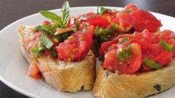 Италијански брускети со домати - Reporter.mk