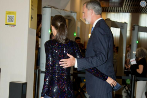 Кралицата Летиција избра тесен секси фустан за прославата на 50. роденден