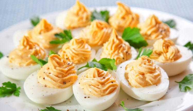 Рецепт за полнети јајца со намаз од ореви