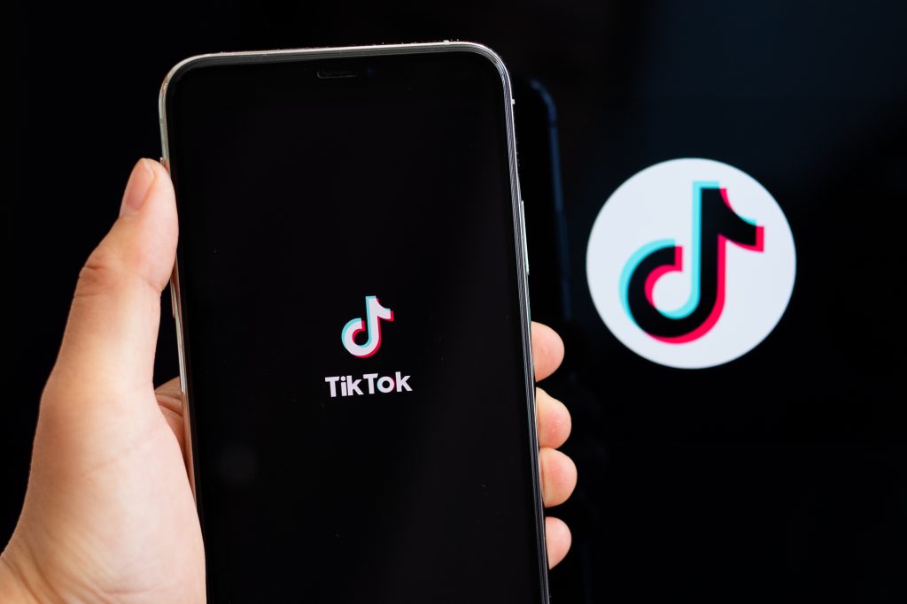 TikTok отстрани 113 милиони клипови за три месеци