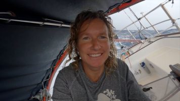 Јужноамериканката е единствената жена што плови на отворено море во екстремни услови
