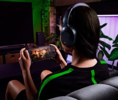 ВИДЕО: Razer ја претстави рачната конзола за игри Edge