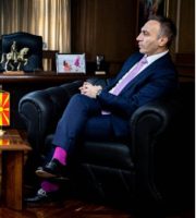 Груби: Облеков пинк чорапи заради борба против ракот на дојката