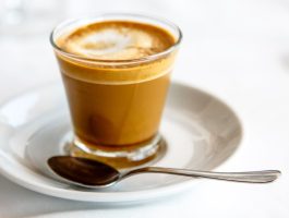 Рецепт за кортадо најпопуларното кафе во Шпанија