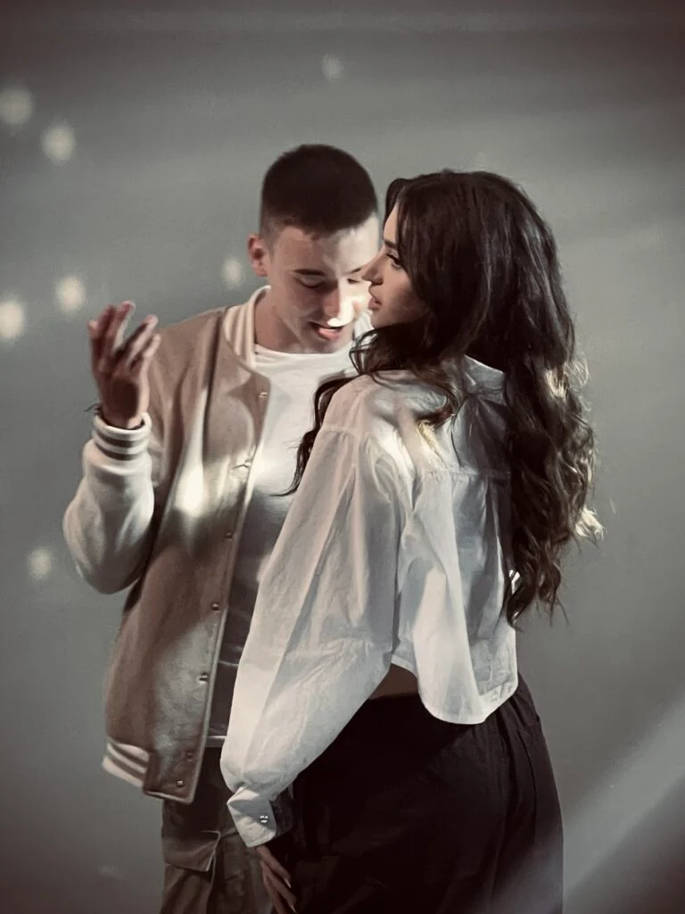 (Видео) Лара и Пајак го објавија спотот за песната на Макфест Bella