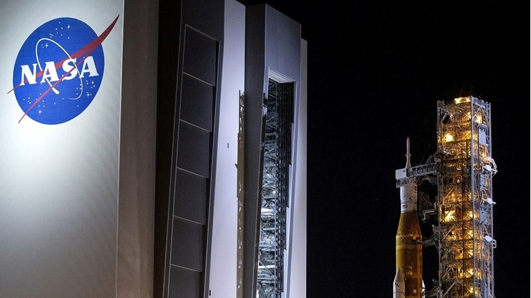 Тест мисијата на НАСА, Артемис 1 влезе во орбитата на Месечината