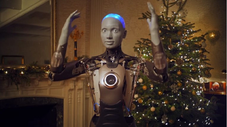 ВИДЕО: Погледнете го божиќниот говор на еден од најнапредните роботи со вештачка интелигенција во светот