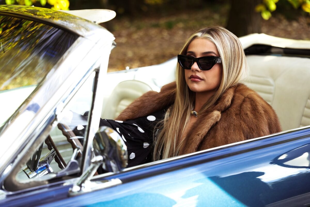 (Видео) Илма Карахмет со емотивна балада го најави својот прв албум