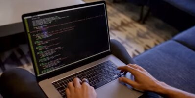 Дали може да го замени Google? ChatGPT е новиот chatbot за кој сите зборуваат