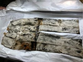 Најстарите фармерки на светот се пронајдени во потонат брод од 1857 година