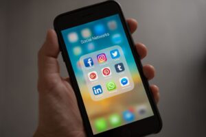 Фејсбук и Инстаграм воведуваат нови мерки за заштита на приватноста на децата