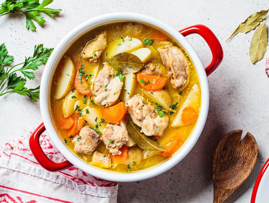 Француска супа за пилешко со зеленчук