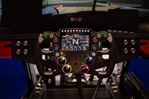 Cosworth го претстави воланот за тркачки симулации