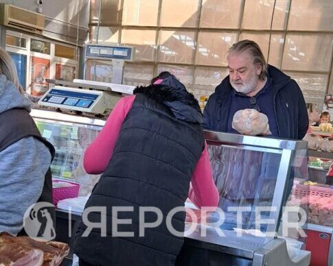 Брена го прати Боба на пазар по пиле