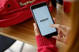 Amazon подготвува изненадување, влегува во трката со Google