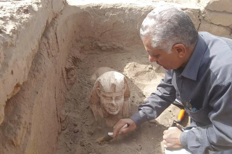 Археолози во Египет открија насмеана сфинга од познат римски цар