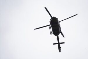 (Видео) Маж сакаше да украде хеликоптер, но се сруши за брзо откако полета