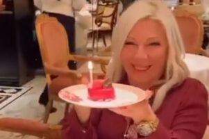 Звуци од пијано и елегантна торта: докторка Цули Софијанова во Лондон славеше роденден
