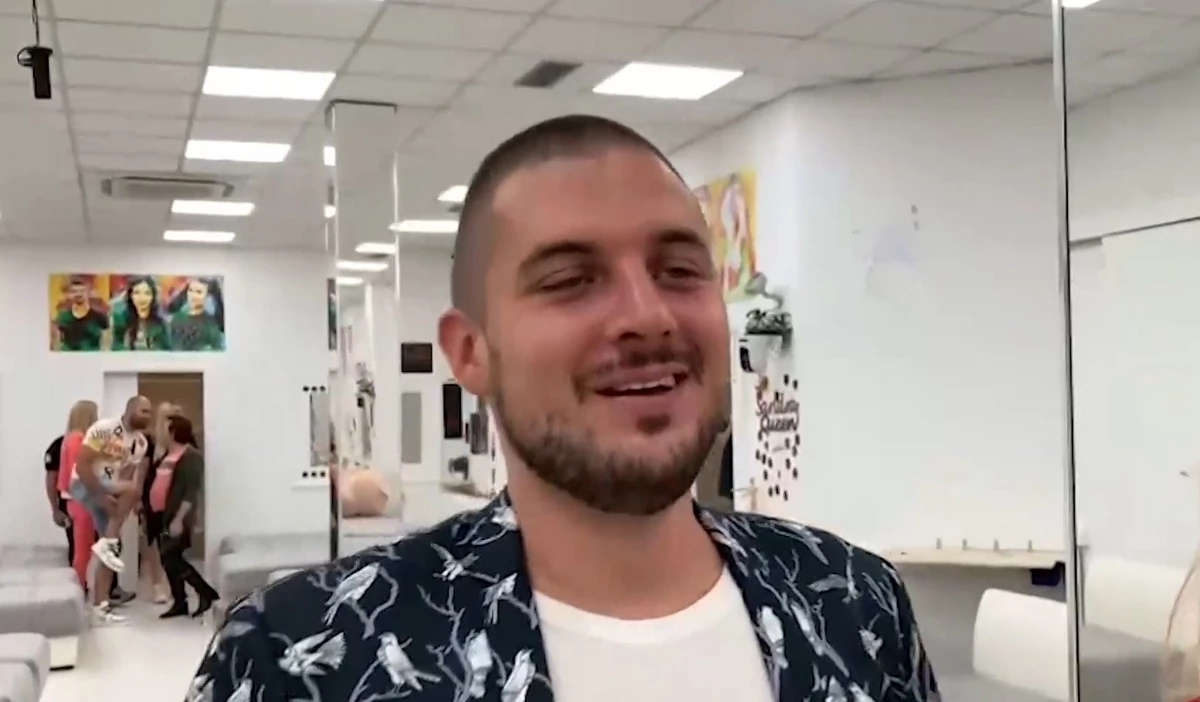 Пејач и бивши учесник во „Задруга“ претепан во Белград, завршил на Ургентен со повреди на главата