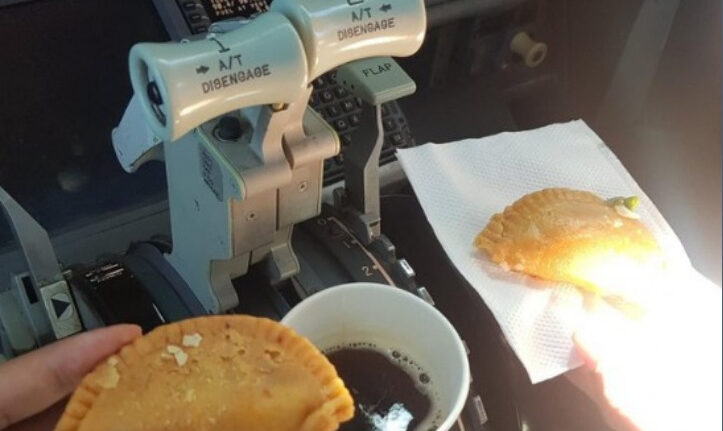 Пилоти се суспендирани затоа што пиеле кафе и јаделе слатки на контролната табла