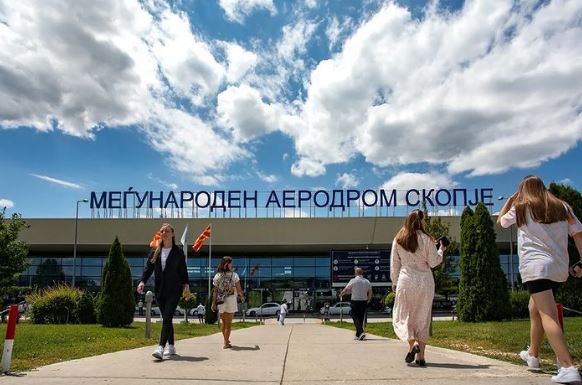 Скопскиот аеродром е прогласен за еден од најпријатните и најчисти во светот