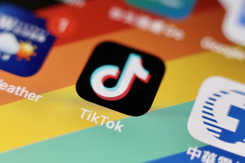 Франција го забрани TikTok и други апликации на мобилните телефони на јавните службеници