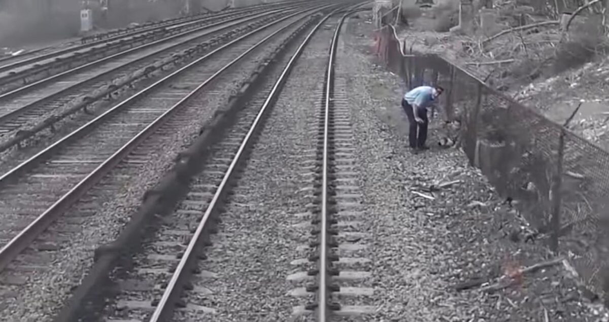 (Видео) Маж го запре возот и спаси тригодишно дете кое залутало на шините