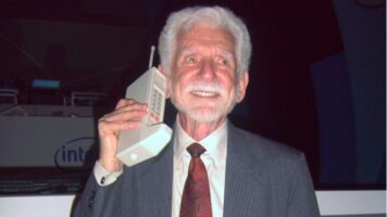 Поминаа 50 години од првиот повик на мобилен телефон