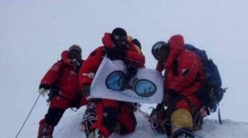 Сашко Кедев го искачи еден од највисоките врвови во светот, Анапурна на Хималаите