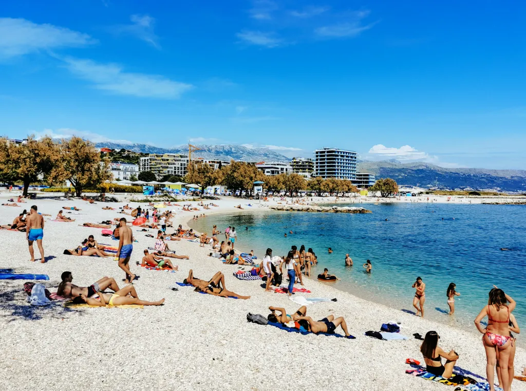 Во Сплит ќе се казнува консумирање алкохол и вршење нужда на јавни површини