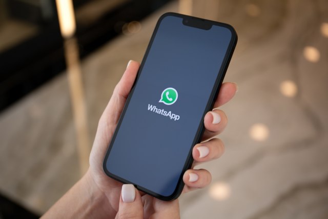 Една сметка на пет iPhone-и: WhatsApp сега го има и тоа