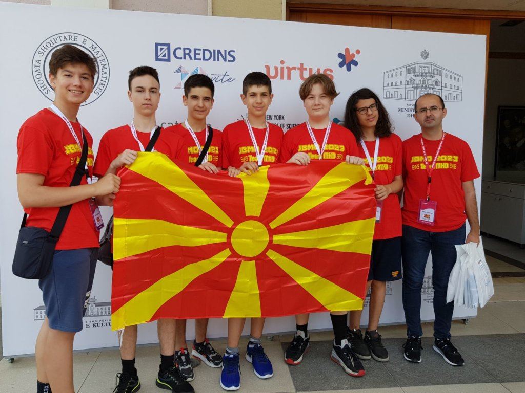 Злато, сребро и бронза за Македонија на Јуниорската балканска математичка олимпијада во Тирана