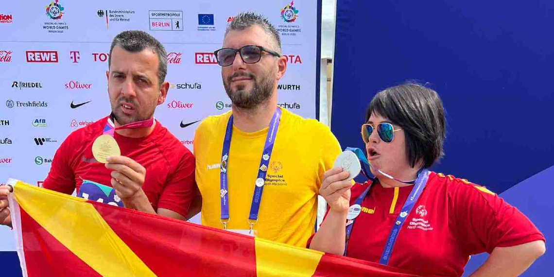 Македонските атлетичари освоија злато и сребро во скок во далечина на Специјалната олимпијада во Берлин