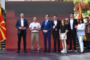 Пендаровски ги одликуваше Лечиќ, Богоевски, Насев, Буштур и Костовски со Медал за заслуги