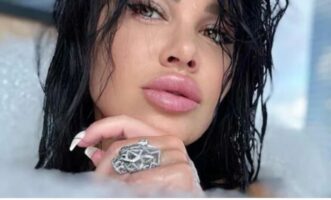 Српската старлета Станија гола се пофали дека добила прстен: Кажав Да!