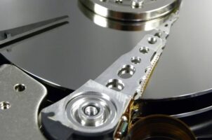 „Извинете, мораме да ги уништиме старите хард дискови“: Милиони функционални уреди завршуваат на депонии