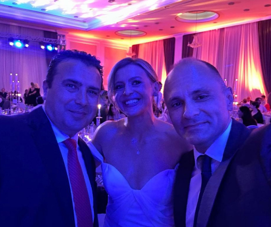 На Нина и дојдоа Заев и Филипче на свадба, бившата министерка меѓу неразделните другари