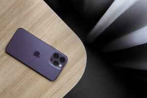 iPhone сега може да го клонира човечкиот глас со помош на вештачка интелигенција