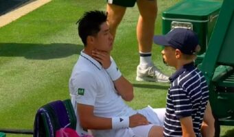 Кинески тенисер колабираше на Вимблдон