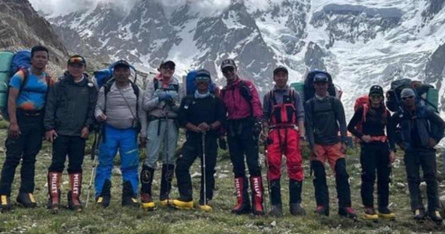 Сашко Кедев го искачи Нага Парбат, деветтиот највисок врв во светот