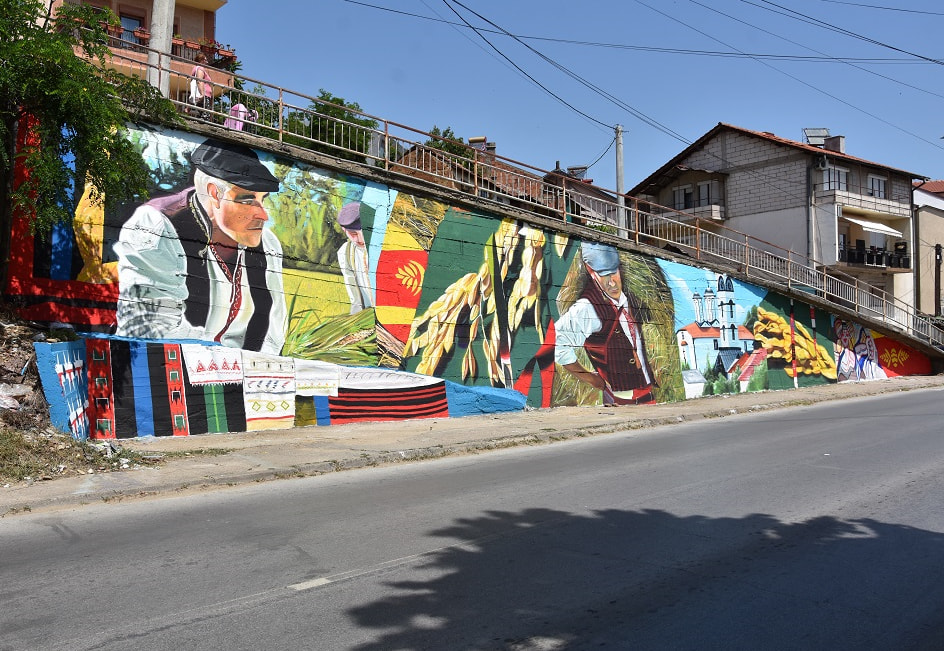 Уметник од Куманово наслика мурал во Кочани со мотиви на градот